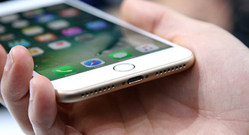Выход iPhone 7 обрушил цены на смартфоны Apple